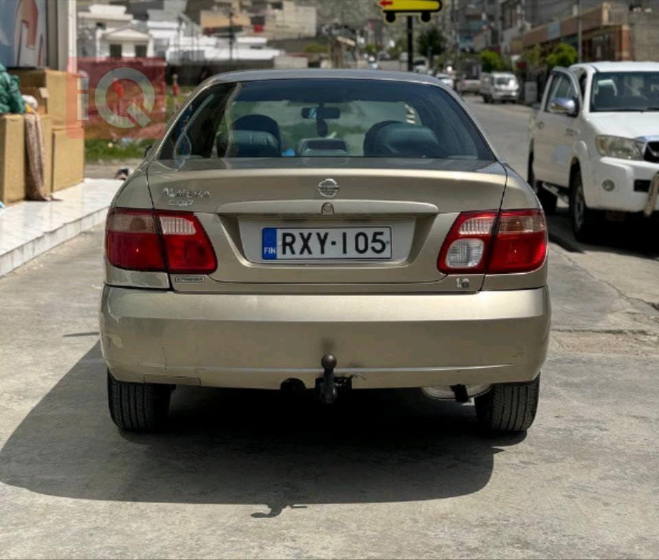 Nissan Almera